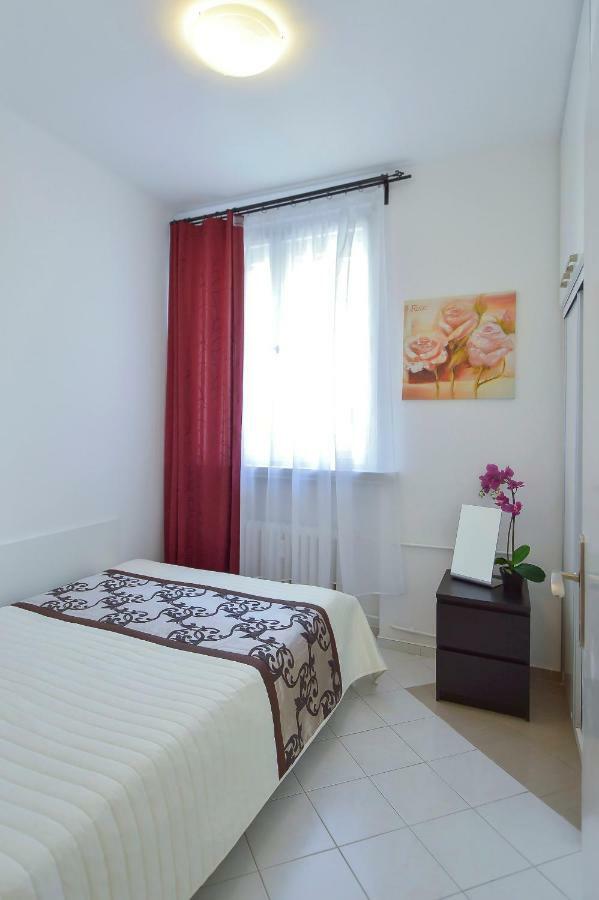 Modern Apartment Navratilova II ปราก ภายนอก รูปภาพ
